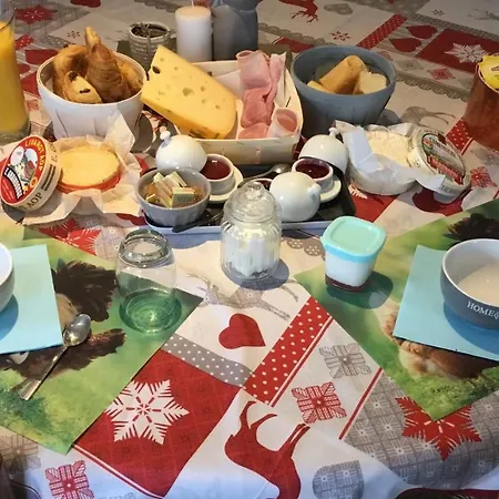 Au Coeur Des Pres Sales Bed & Breakfast