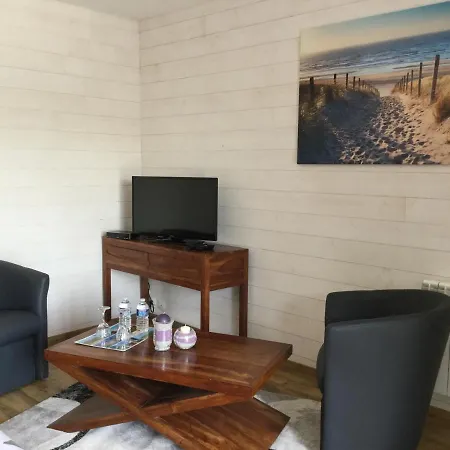 Au Coeur Des Pres Sales Bed & Breakfast